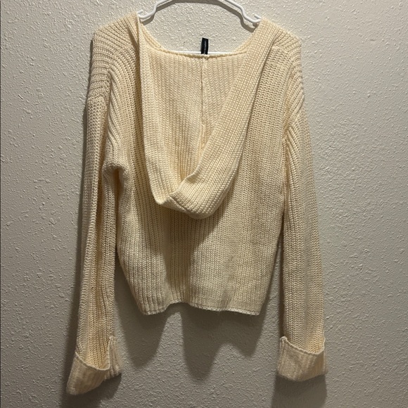 Moon & Madison Cream Knit Sweater - Picture 4 of 4